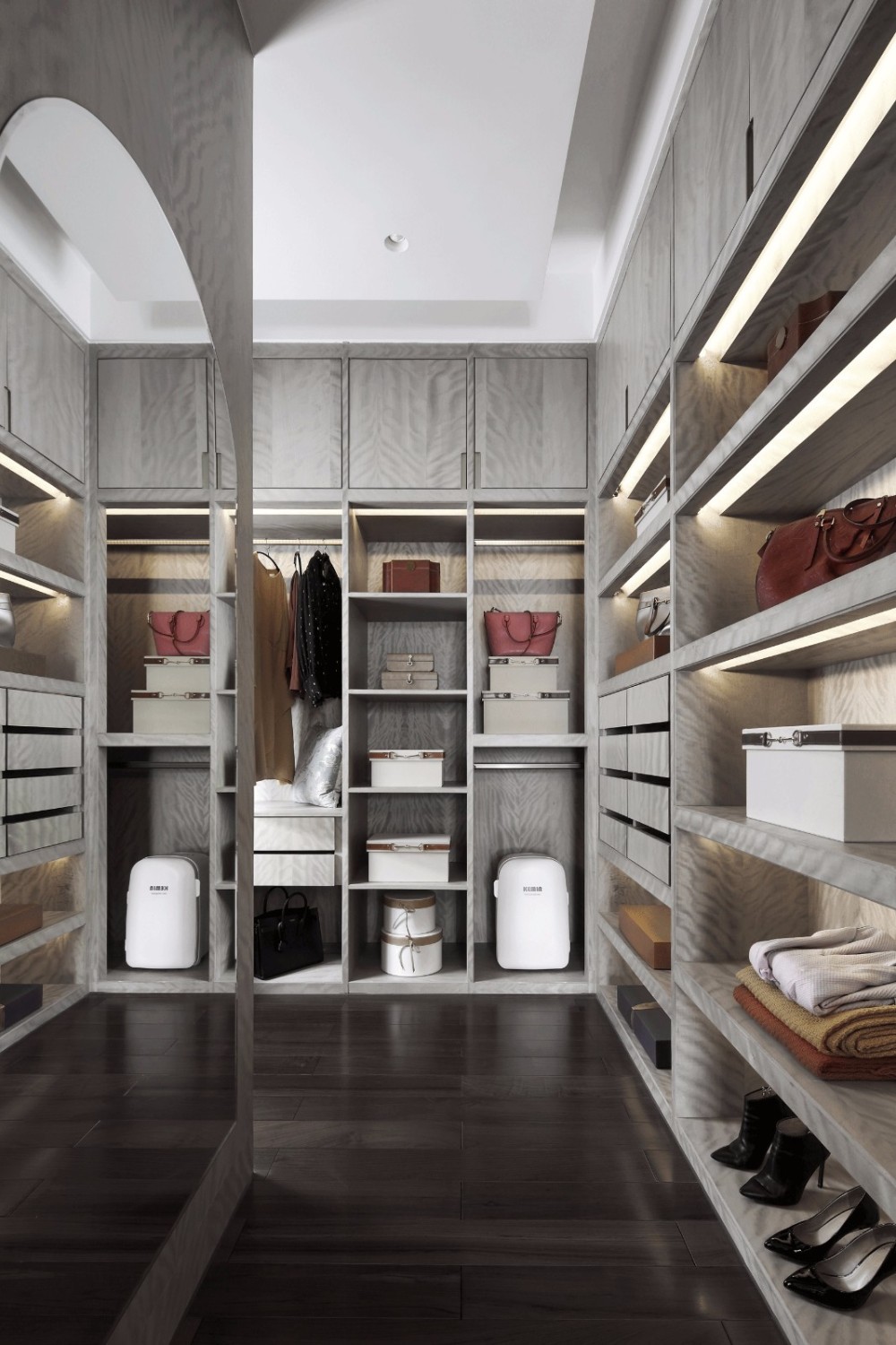现代简约风格室内设计家装案例-衣帽间 现代简约风格室内设计家装案例-衣帽间